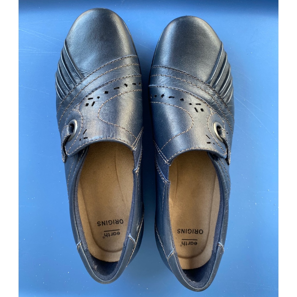 Navy Leather Earth Origins Gabrielle Slip On 7.5